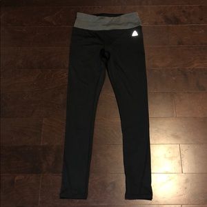 Redbox leggings / workout pants
